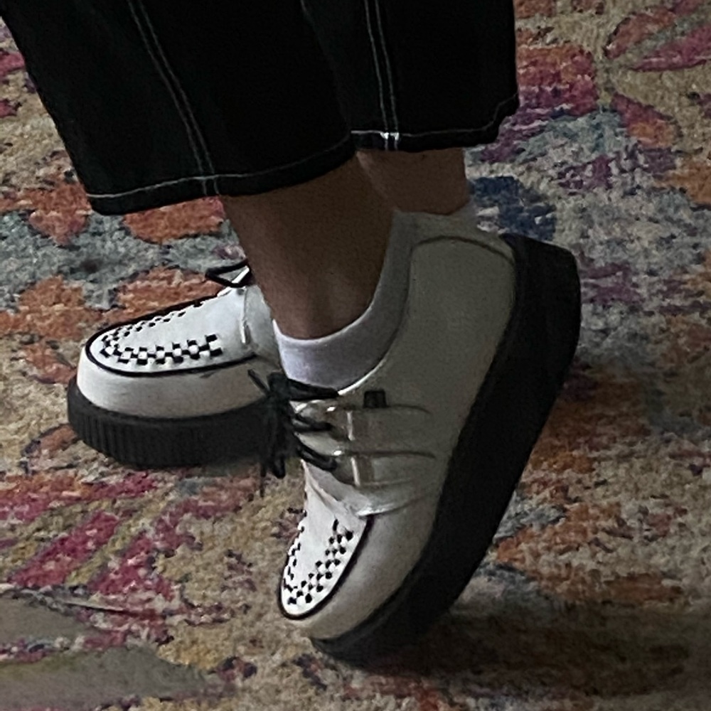 super cool platform shoes!!